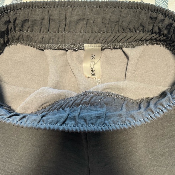 Women's Gray Elastic Waist Athletic Shorts - Picture 5 of 5